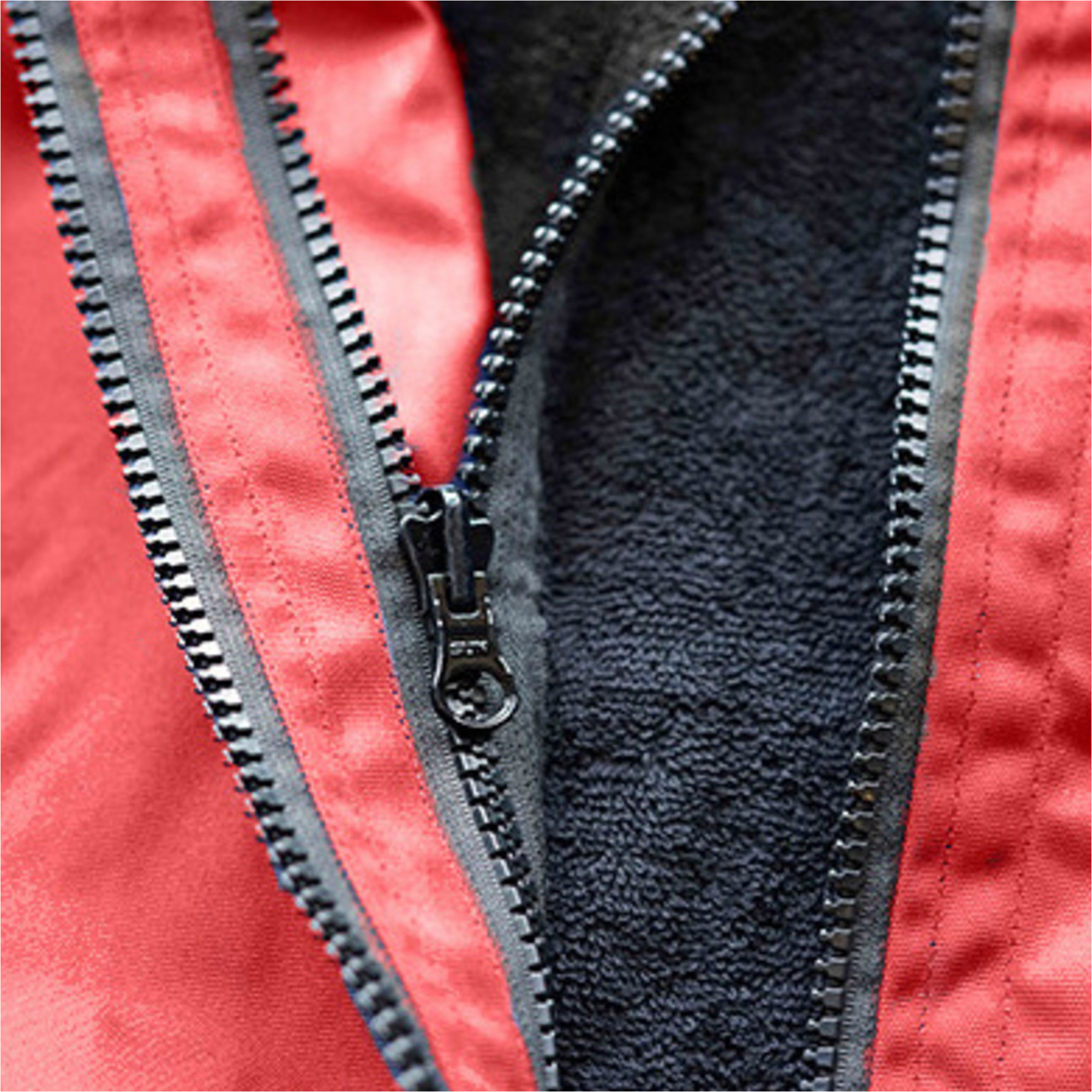 2025 Northcore Beach Basha Pro 4 Season Change Robe NOCO24J - Red